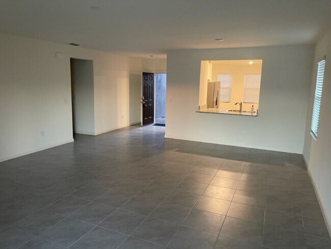 Foto del edificio - 7438 Tourmaline Dr