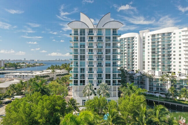 Building Photo - 360 North Bay Village