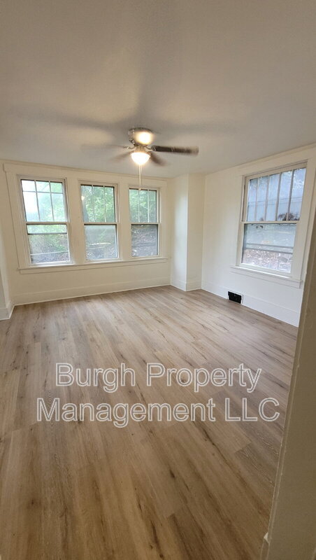 Foto del edificio - 1633 Monongahela Ave