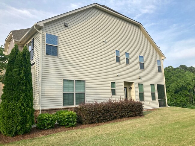 Foto del edificio - Beautiful 3 Bedroom, 2.5 bath with 2 Car G...