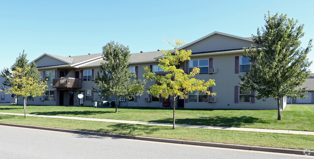 Building Photo - Mountain Crest