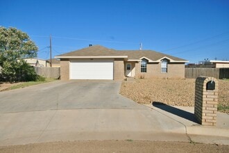 Building Photo - 528 La Salle Dr