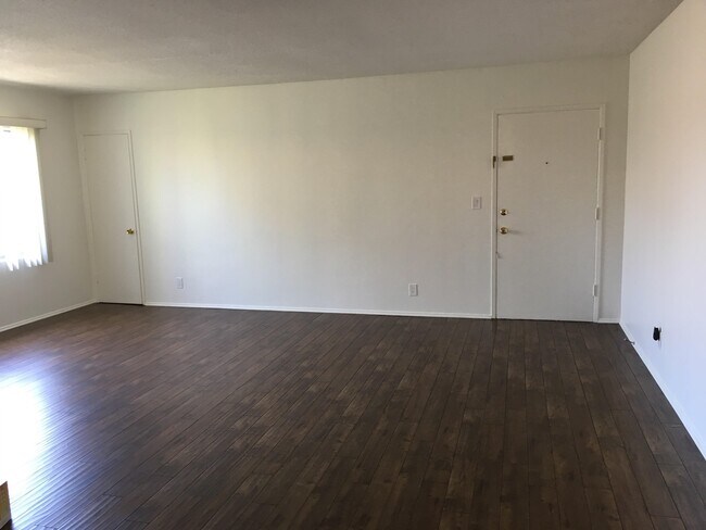 Building Photo - 1737 N Orange Dr