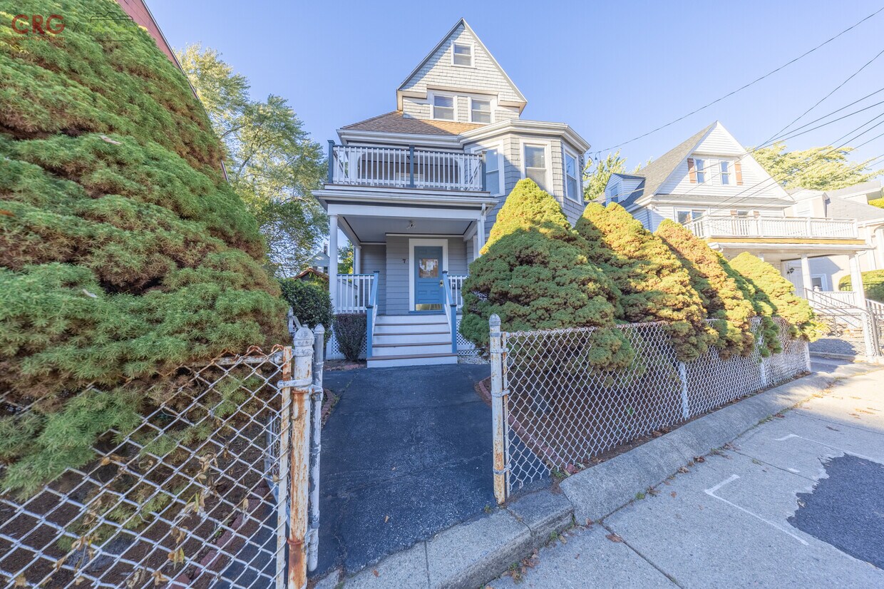 Primary Photo - 7 Alcott St