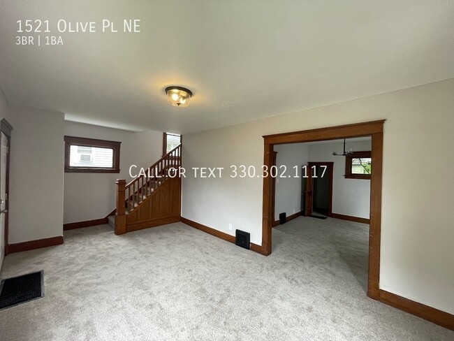 Building Photo - Three bedroom one bathroom home for rent