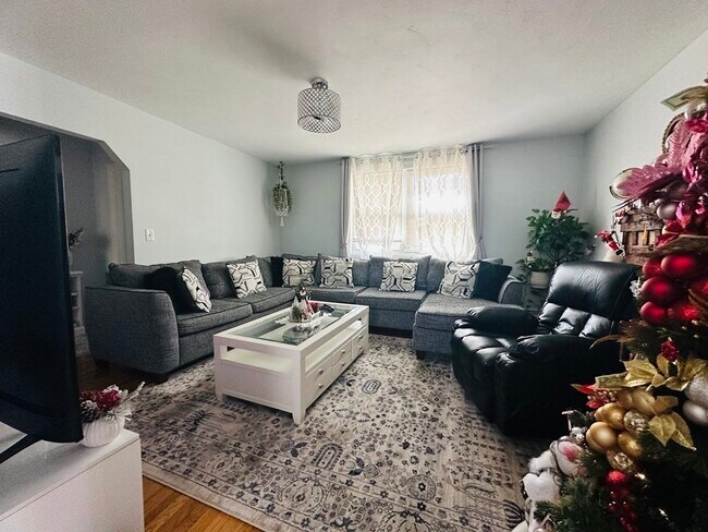 Foto del edificio - 25 Maplewood St