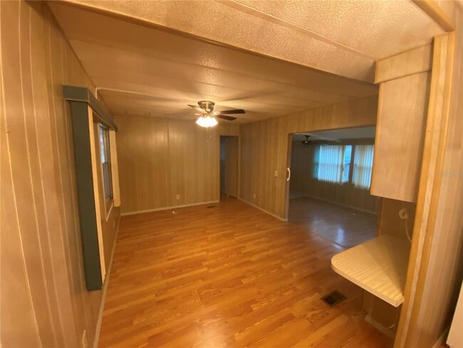 Building Photo - 704 Coachwood E