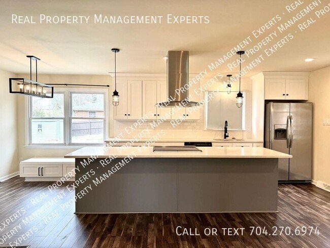 Building Photo - Stunning 4BR/3BA Home in Charlotte!