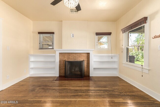 Foto del edificio - 2034 N Mitchell St