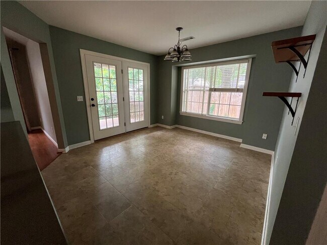 Foto del edificio - 2678 E Magnolia Dr