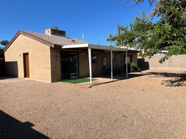 Building Photo - 1129 Meadows Dr