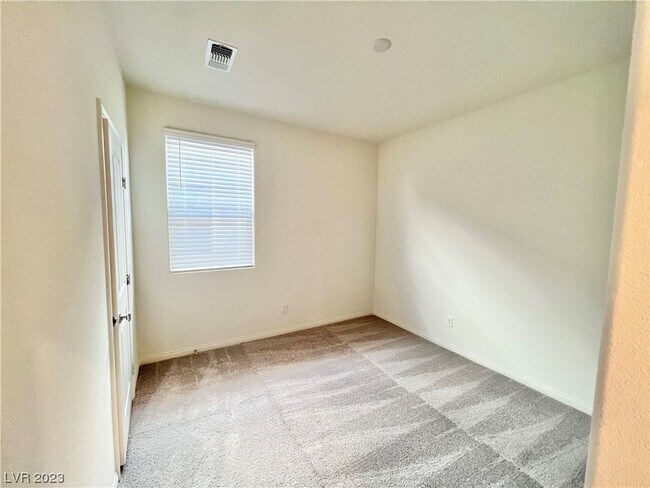 Foto del edificio - 6972 W Ford Ave