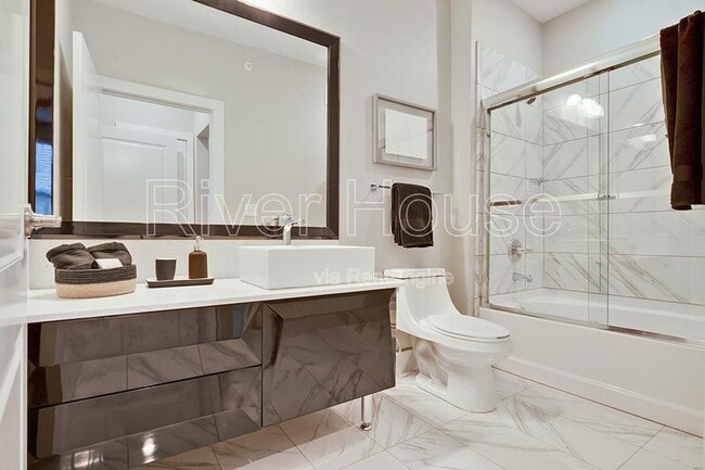 Interior Photo - River House Apartments