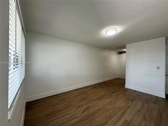 Foto del edificio - 5911 NE 18th Ave