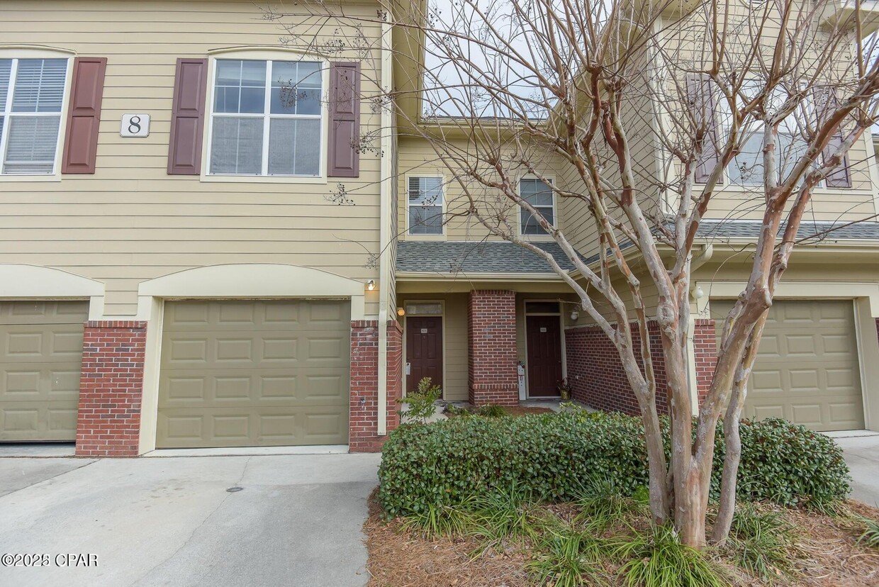 Primary Photo - 805 Baldwin Rowe Cir