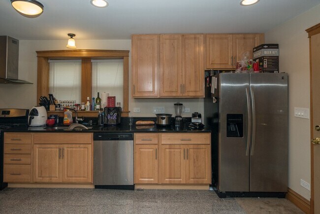 Foto del edificio - 2448 N Campbell Ave