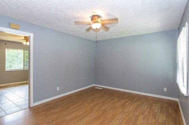 Building Photo - 173 Lynwood Dr