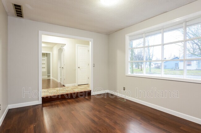 Building Photo - 8021 Meadowgate Ct