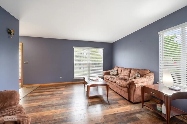 Building Photo - 5512 Stonybrook Dr