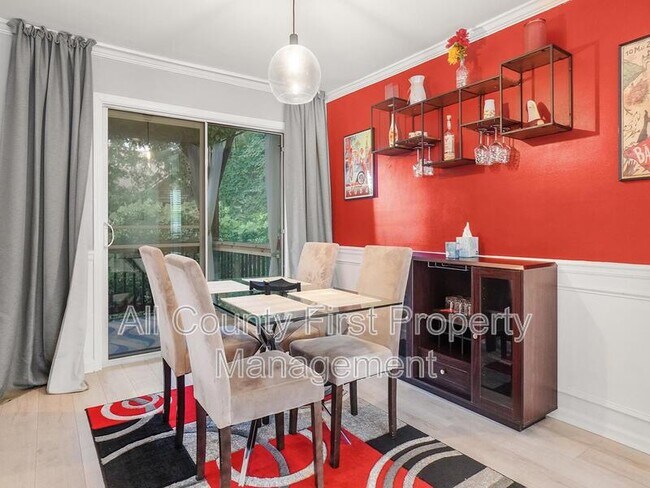 Photo - 2825 Northeast Expy Apartment