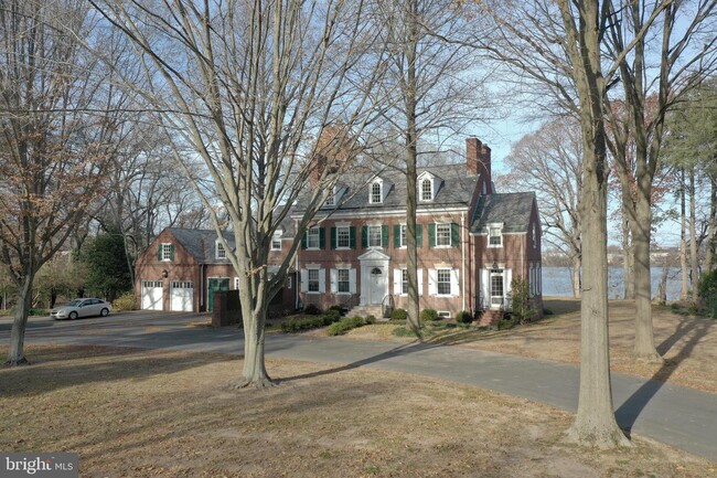 Building Photo - 233 Walker Rd