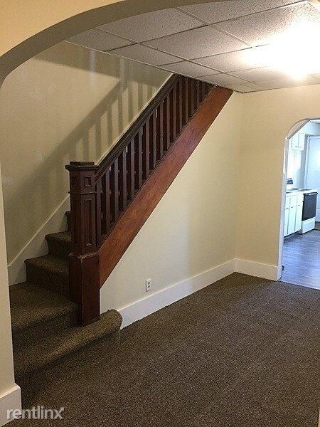 Foto del edificio - 3 br, 1 bath House - 573 East Market Street