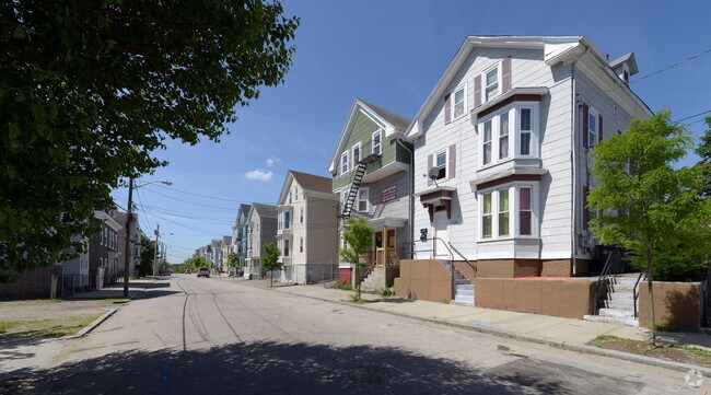 Building Photo - 110 Bowdoin St