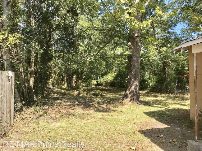 Foto del edificio - 3 br, 1 bath House - 2413 Clover Lane