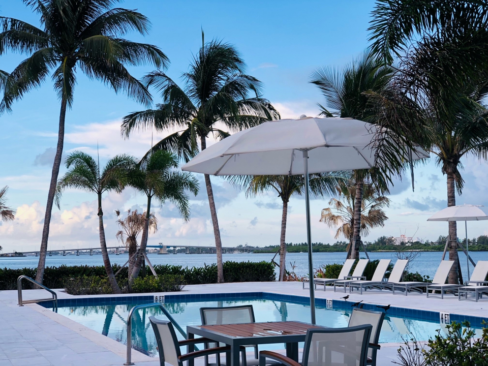 Building Photo - 2560 S Ocean Blvd