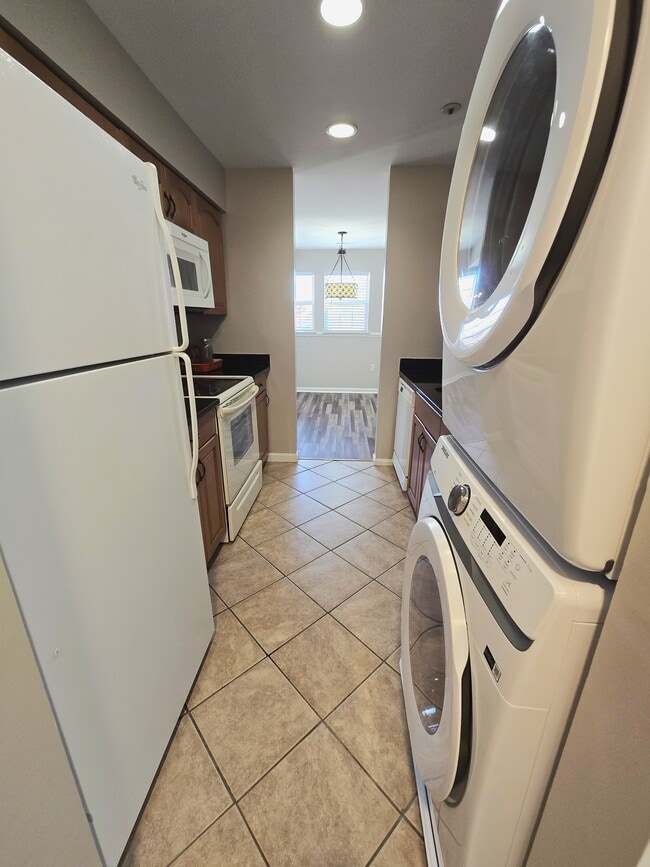 Foto del edificio - 8388 Montgomery Run Rd