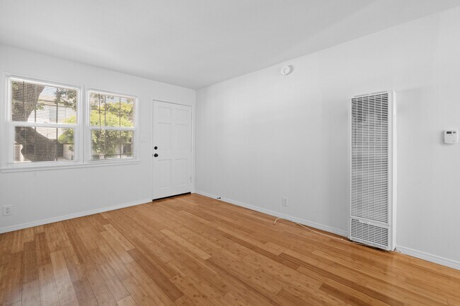 Foto del edificio - 1403 Brockton Ave