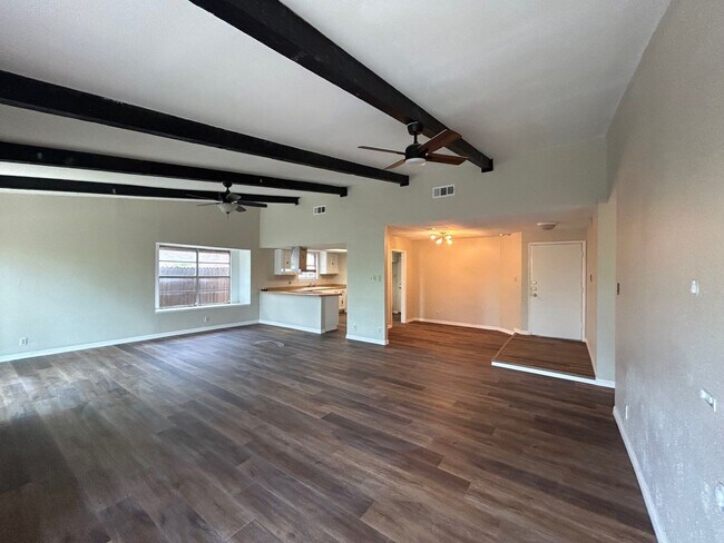Foto del edificio - 3BED/2BATH Home for lease! Available Now in Live Oak!