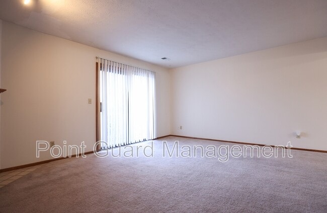 Building Photo - 1268 Golden Gate Dr