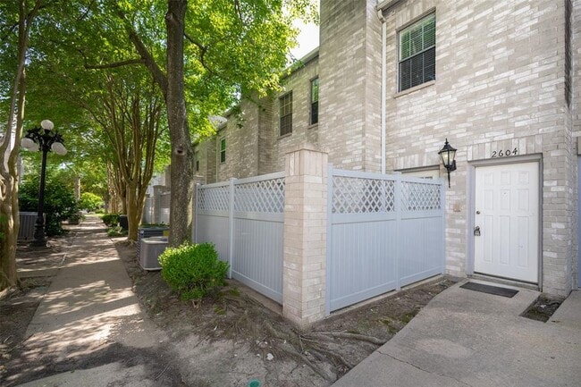 Building Photo - 6000 Reims Rd