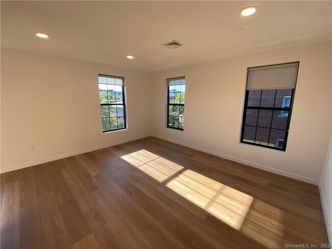 Foto del edificio - 104 Howe St