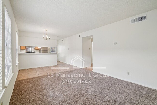 Foto del edificio - 6604 Cherryleaf St