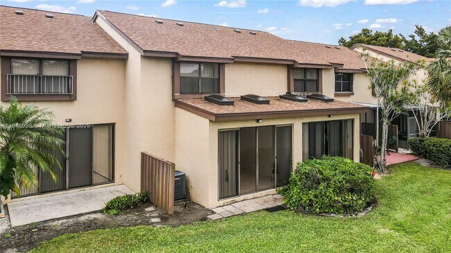 Foto del edificio - 3952 Cocoplum Cir