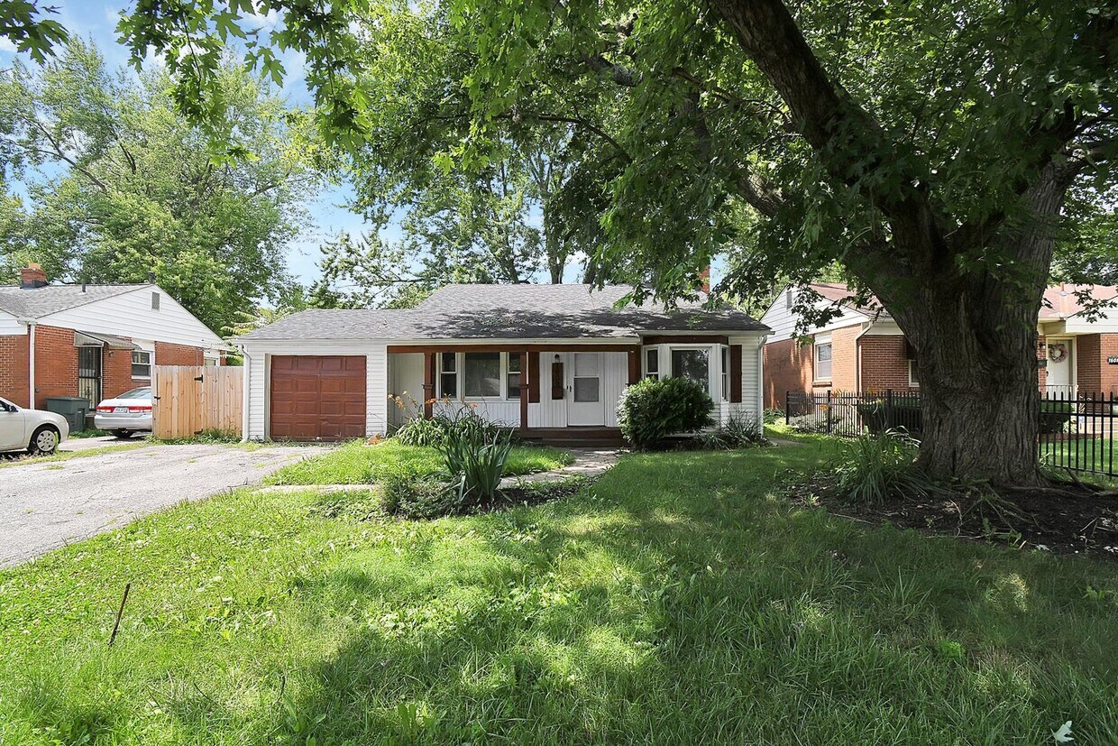 Primary Photo - Stunning 3 Bedroom 1.5 Bath Ready for You ...