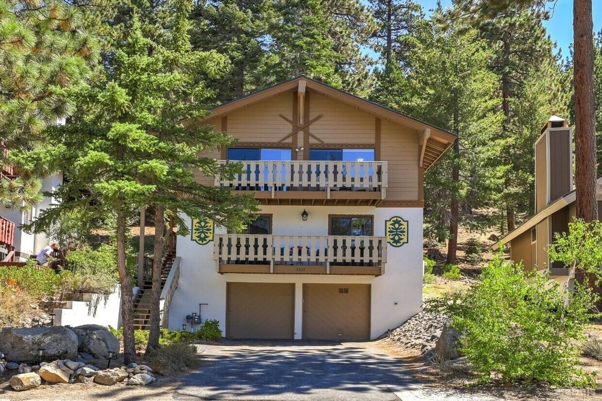 Primary Photo - mountain retreat to relax after hard day a...