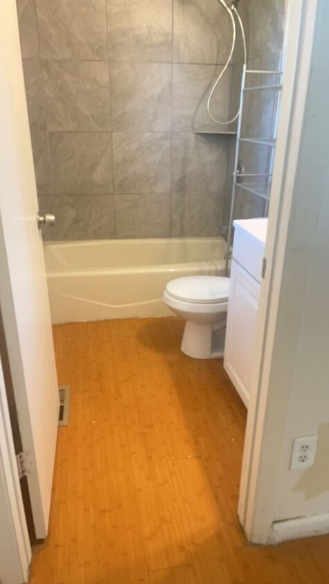 Foto del edificio - Awesome Bath Provo Home w yard and attache...