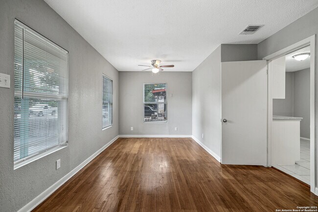 Foto del edificio - 307 San Angelo Blvd