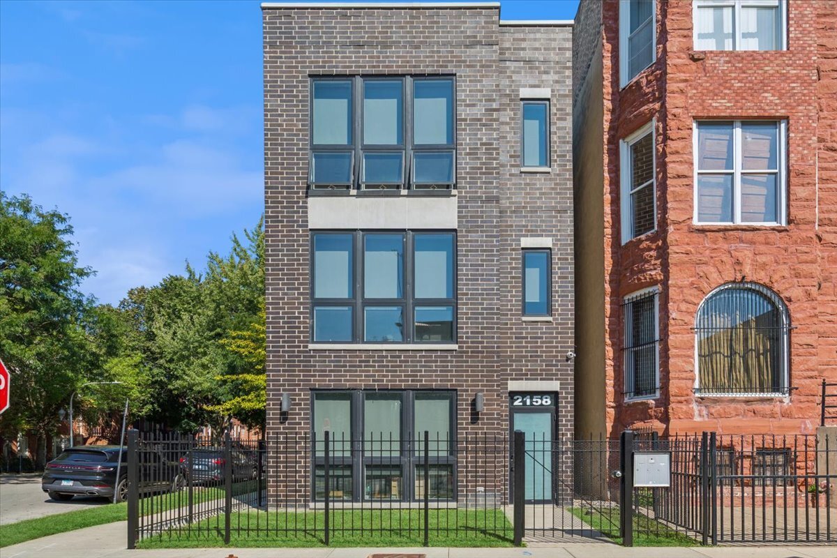 Foto principal - 2158 W Adams St