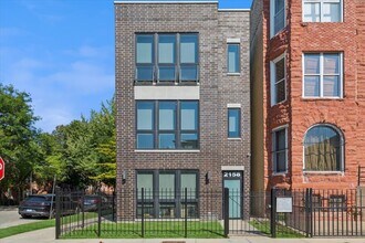 Building Photo - 2158 W Adams St