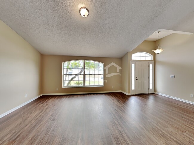 Building Photo - 1005 Sandhill St