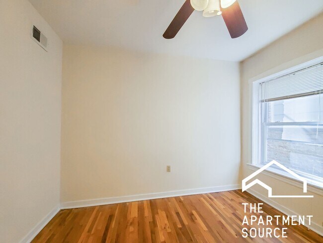 Foto del edificio - 3527.5 North Broadway Unit 2E
