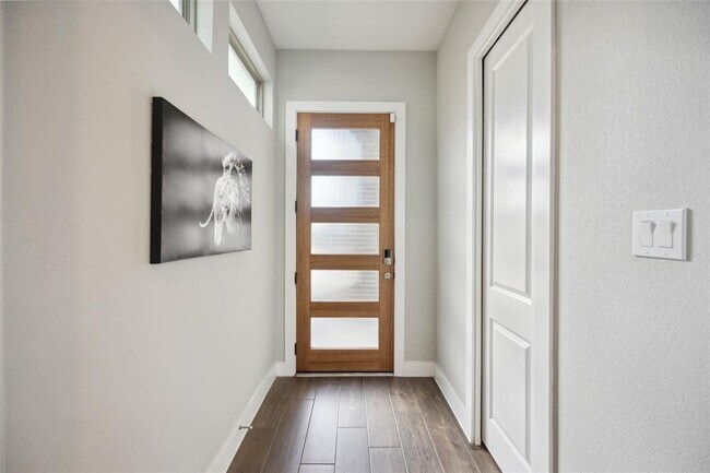 Foto del edificio - 8408 Safeguard St