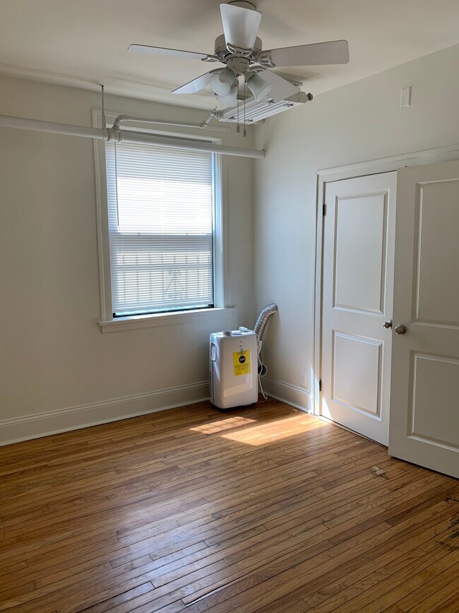 Bedroom - 2324 N Spaulding Ave