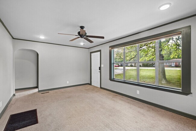 Foto del edificio - 2228 W Wedington Dr