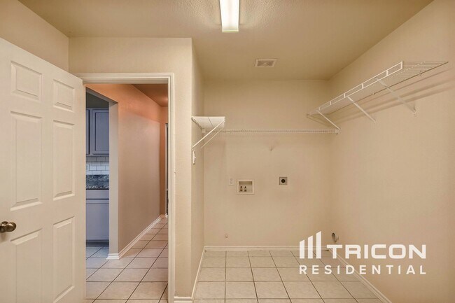 Building Photo - 2808 High Pointe Blvd