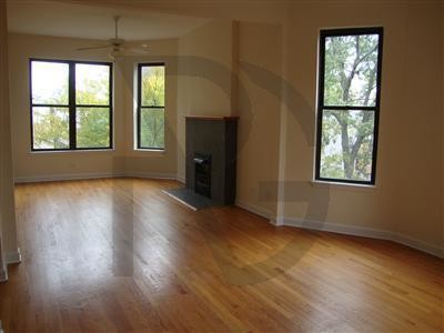Primary Photo - 2118 N Whipple St